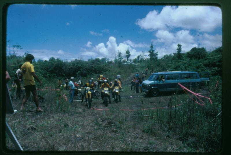 mk2001981046.jpg