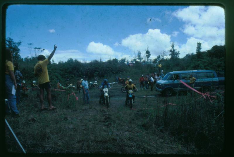 mk2001981052.jpg