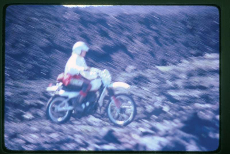 mk2001981067.jpg