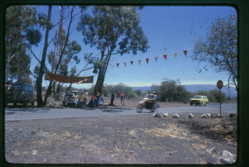 mk2001981072.jpg