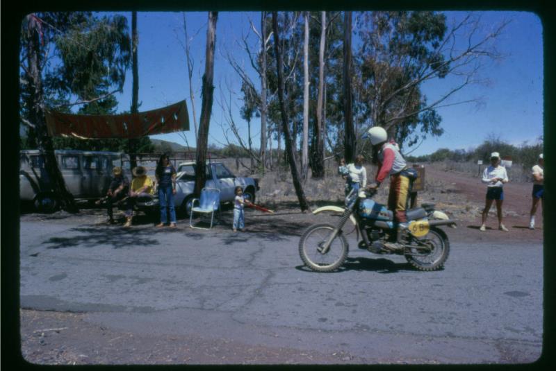 mk2001981082.jpg