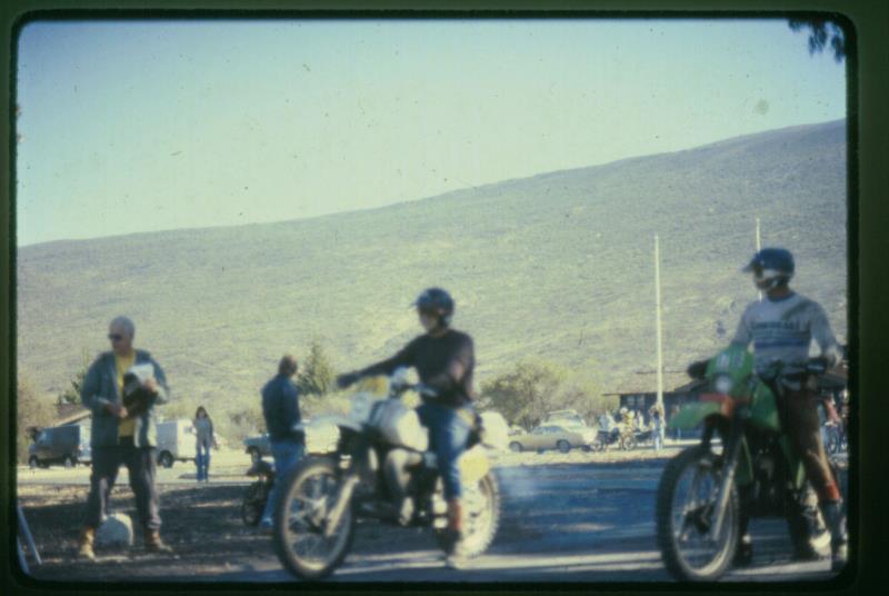 mk2001981085.jpg