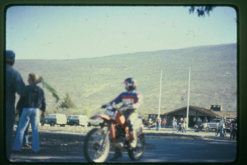 mk2001981086.jpg
